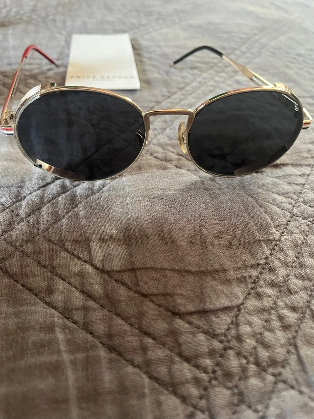 Privé Revaux Men’s Round Metal Frame Sunglasses in Gold/Black